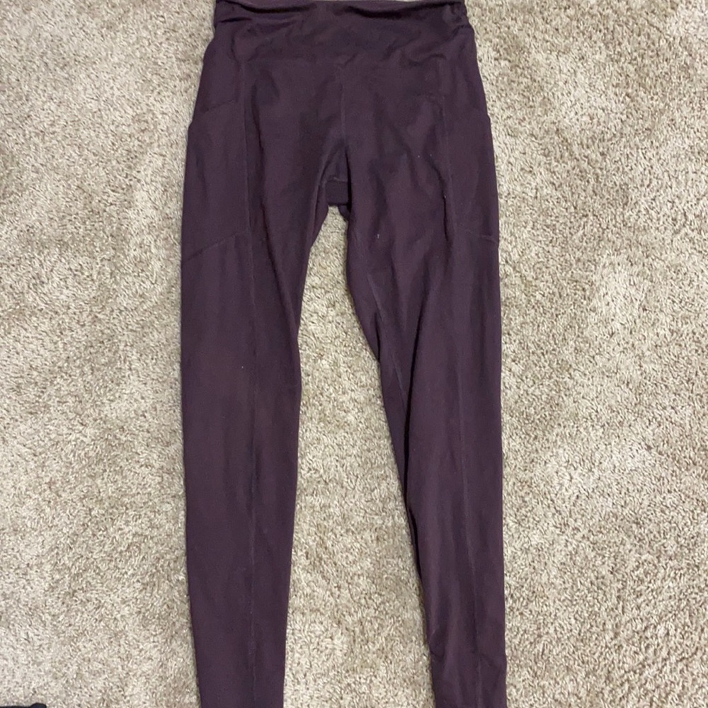 NEVER WORN athletic leggings with pockets